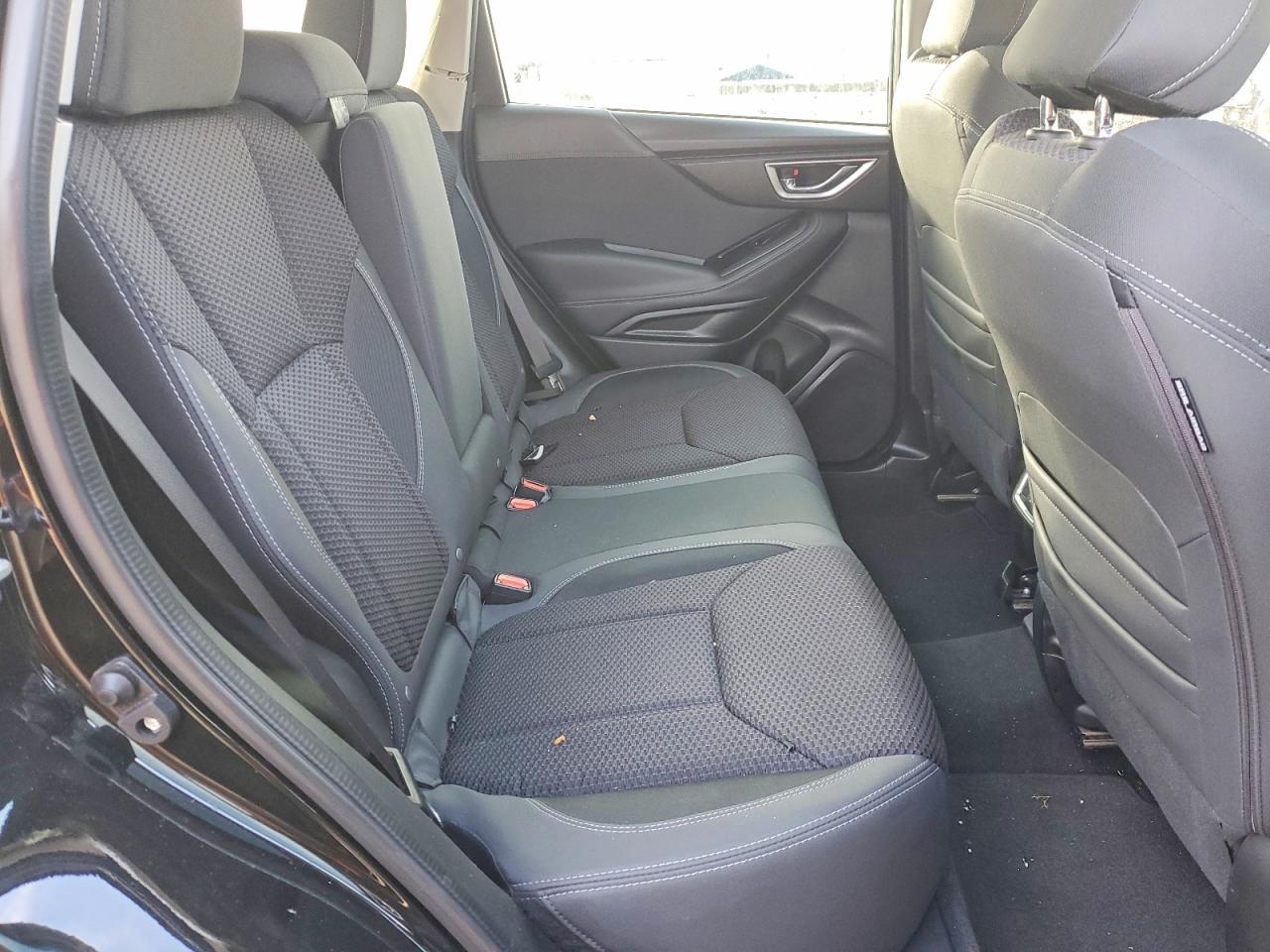 2023 Subaru Forester Premium - zdjęcie 11