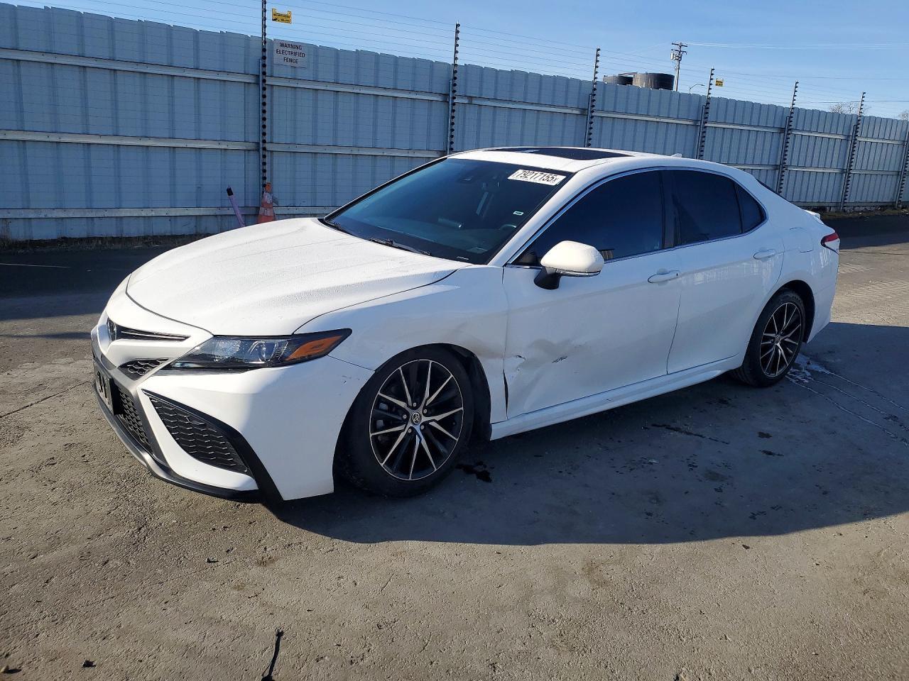 2024 Toyota Camry Se - zdjęcie główne