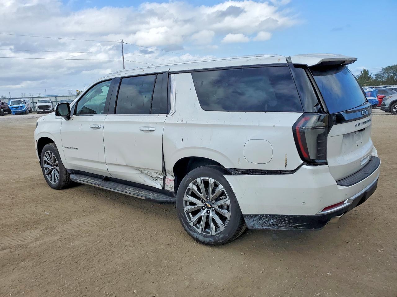 2025 Chevrolet Suburban K1500 High Country - zdjęcie 2