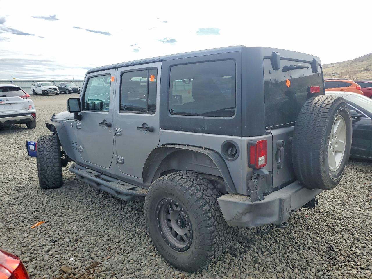 2016 Jeep Wrangler Unlimited Sport - zdjęcie 2