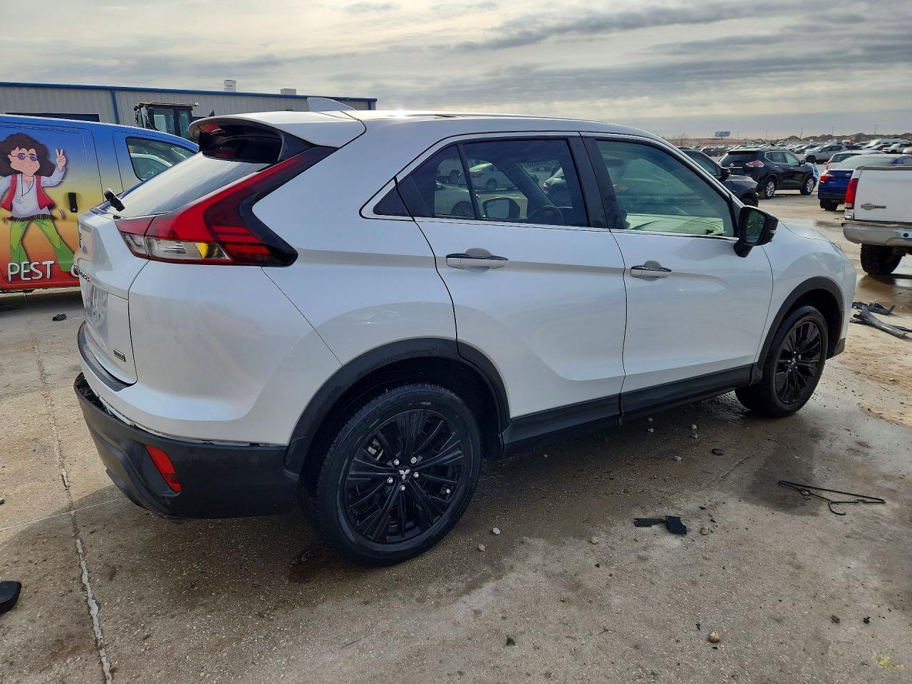 2022 Mitsubishi Eclipse Cross Le - zdjęcie 3