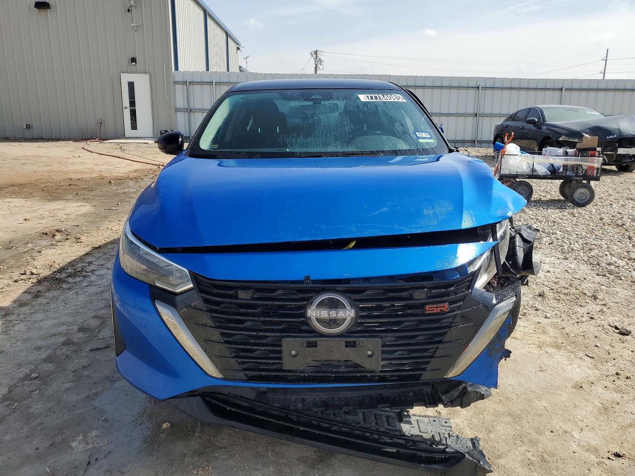 2025 Nissan Sentra Sr - zdjęcie 5