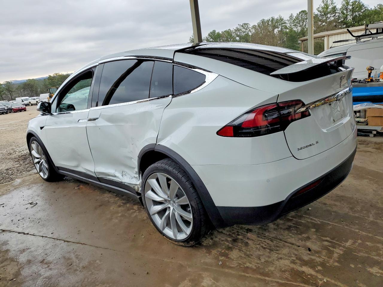 2017 Tesla Model X - zdjęcie 2