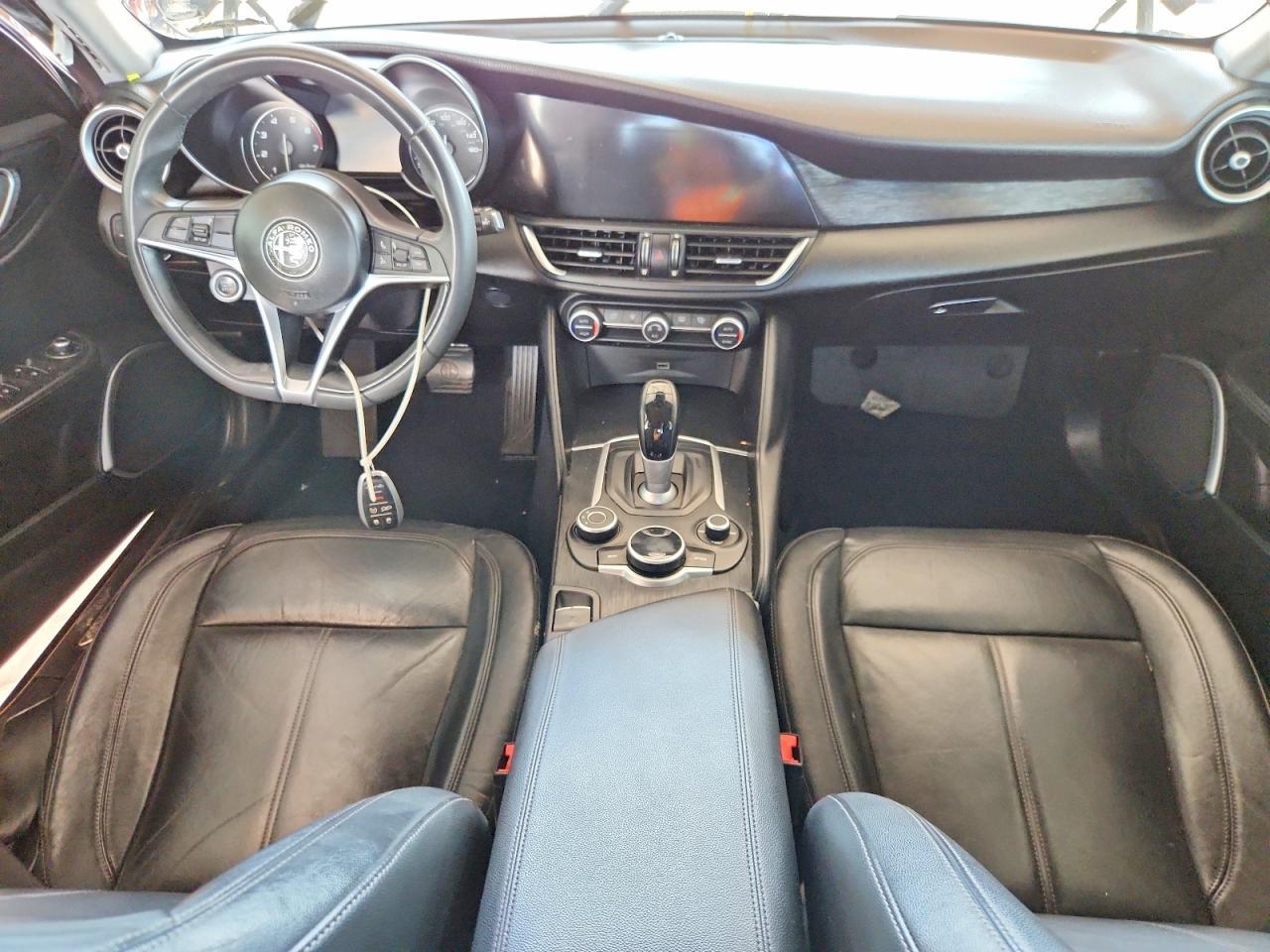 2019 Alfa Romeo Giulia - zdjęcie 8