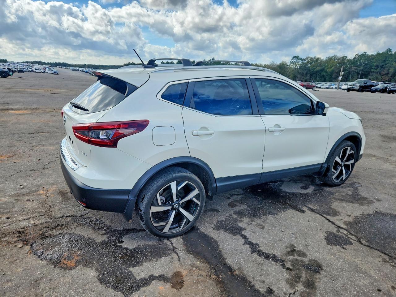 2022 Nissan Rogue Sport Sl - zdjęcie 3