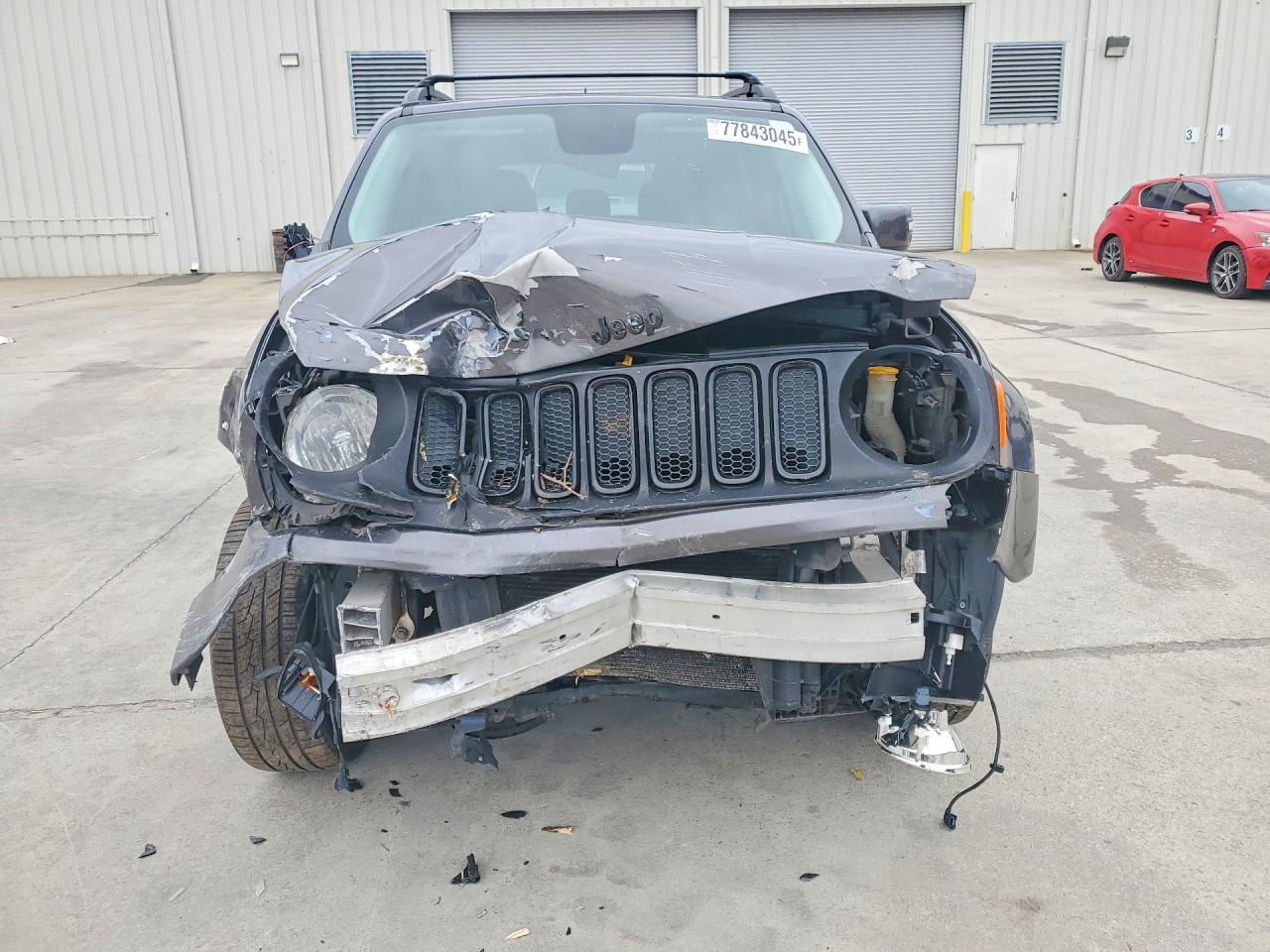 2016 Jeep Renegade Latitude - zdjęcie 5