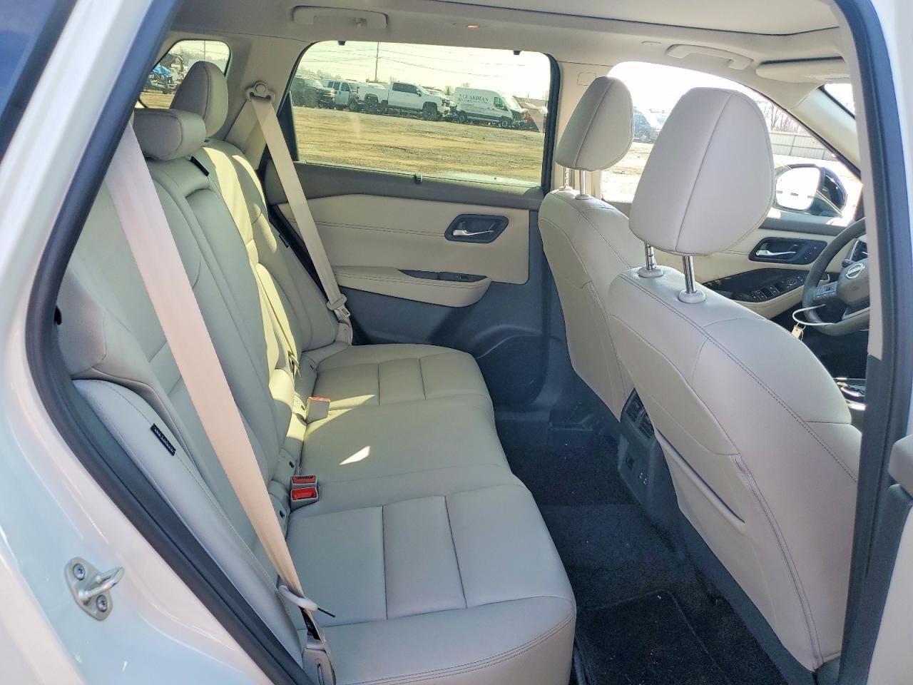 2025 Nissan Rogue Sl - zdjęcie 11