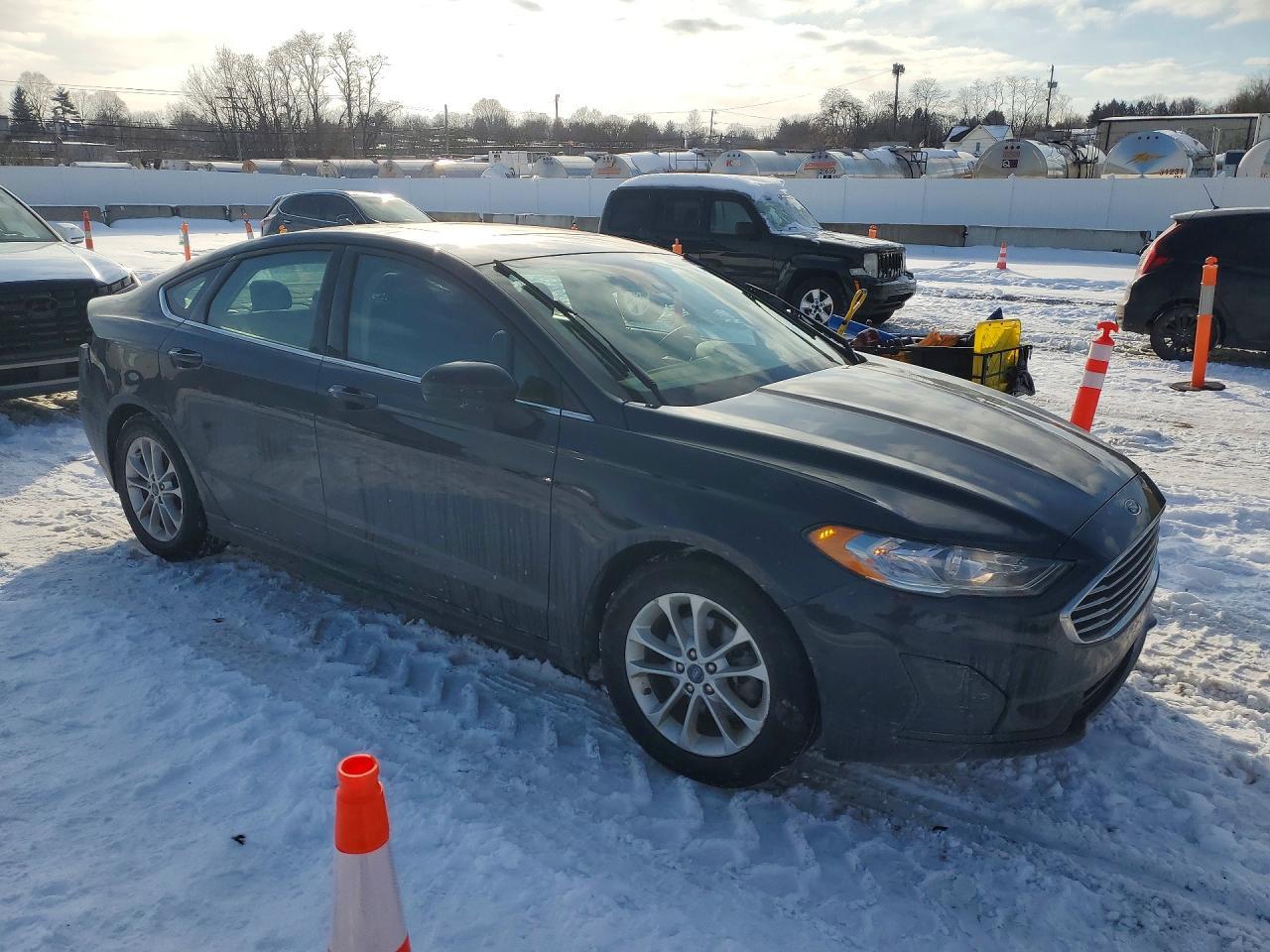 2020 Ford Fusion Se - zdjęcie 4