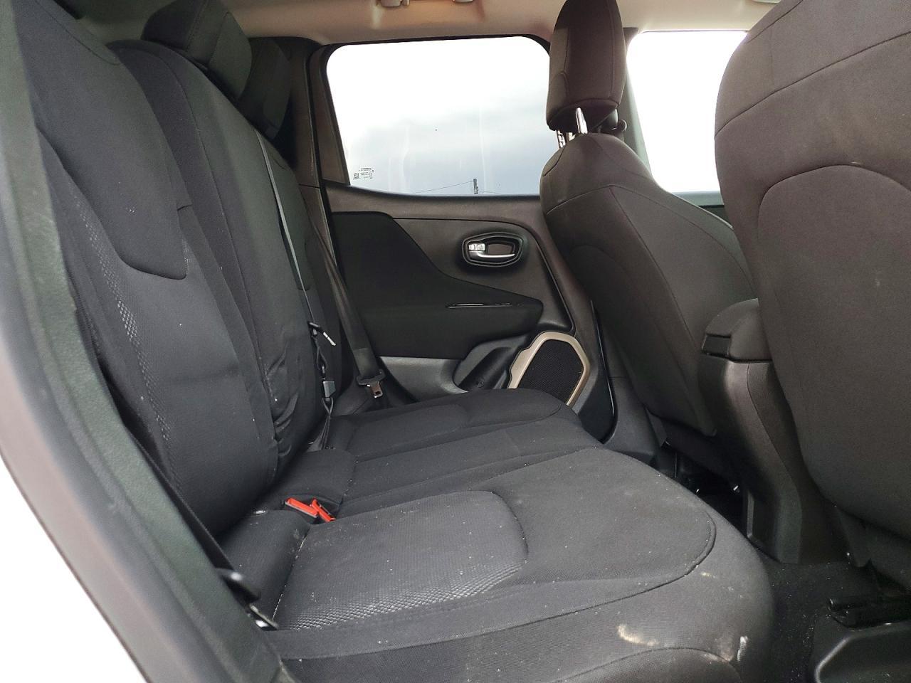 2016 Jeep Renegade Sport - zdjęcie 11