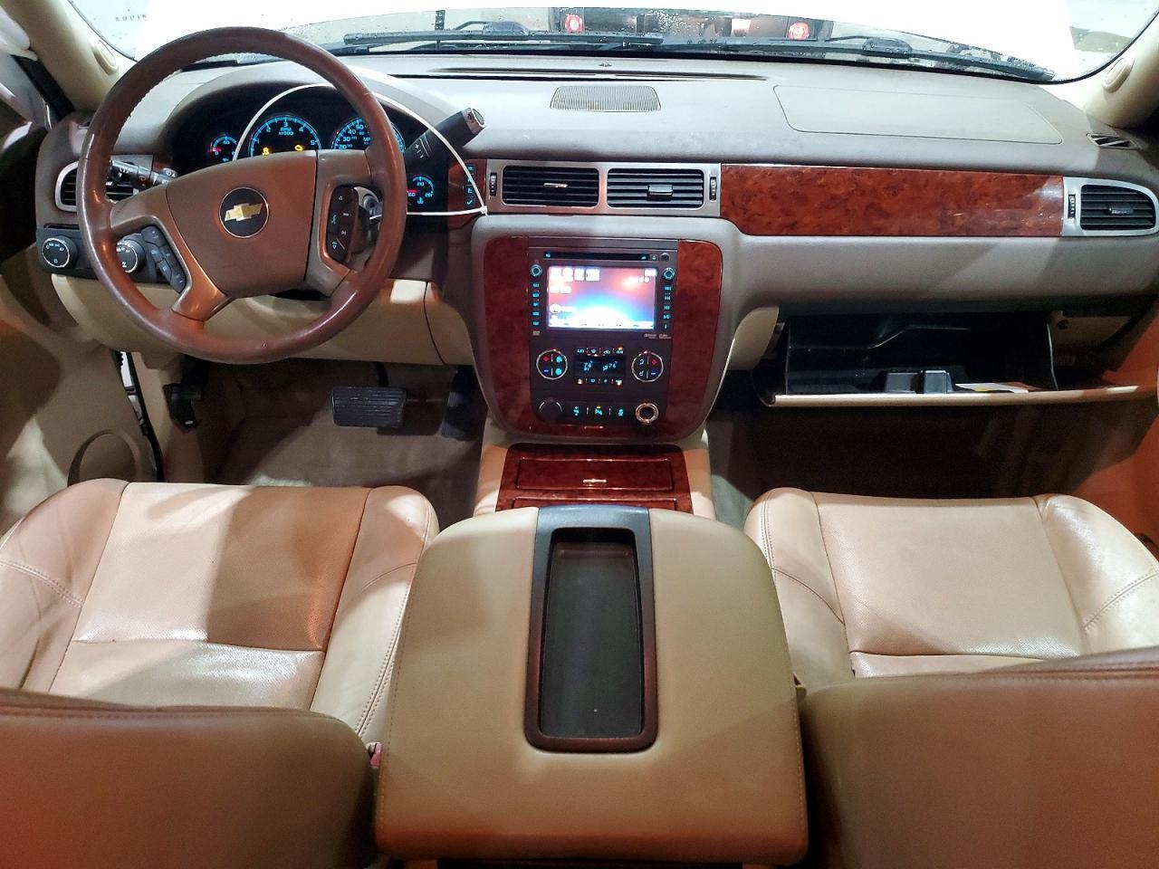 2014 Chevrolet Suburban K1500 Ltz - zdjęcie 8