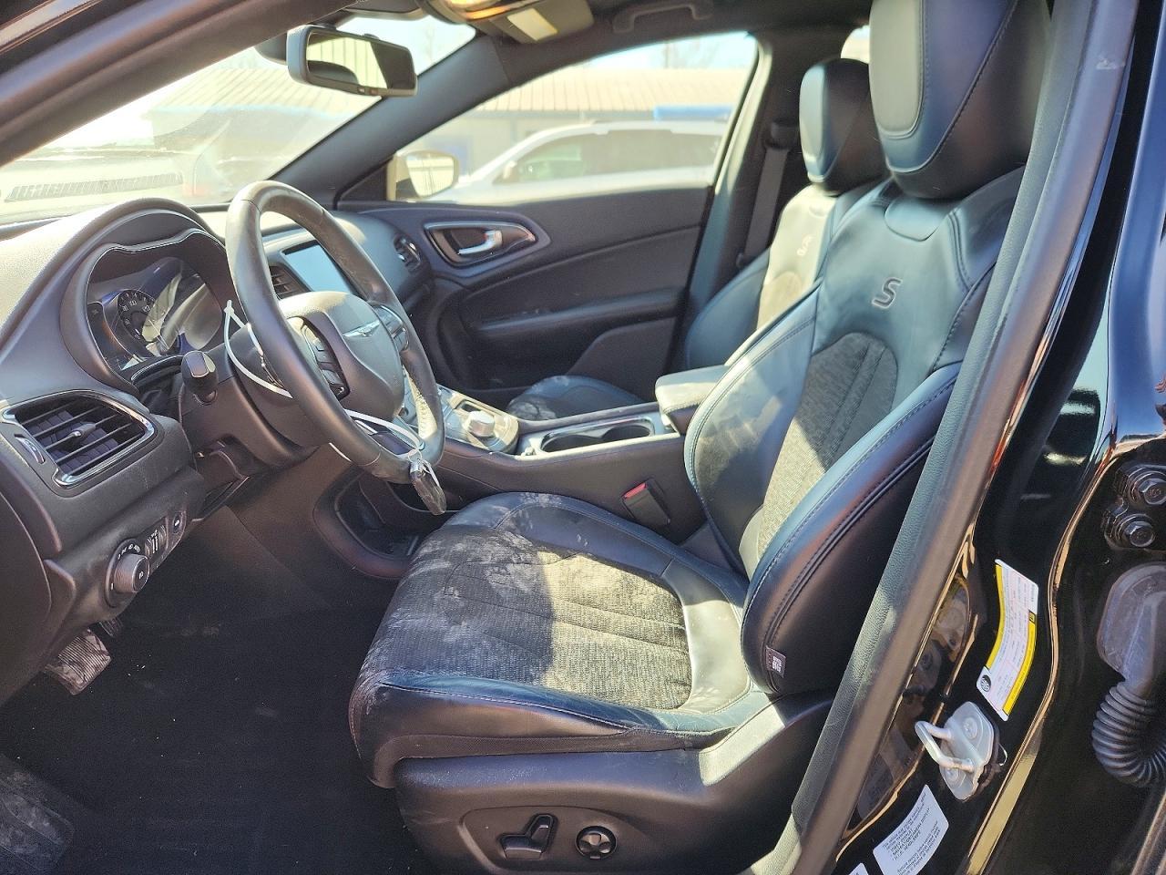 2016 Chrysler 200 S - zdjęcie 7