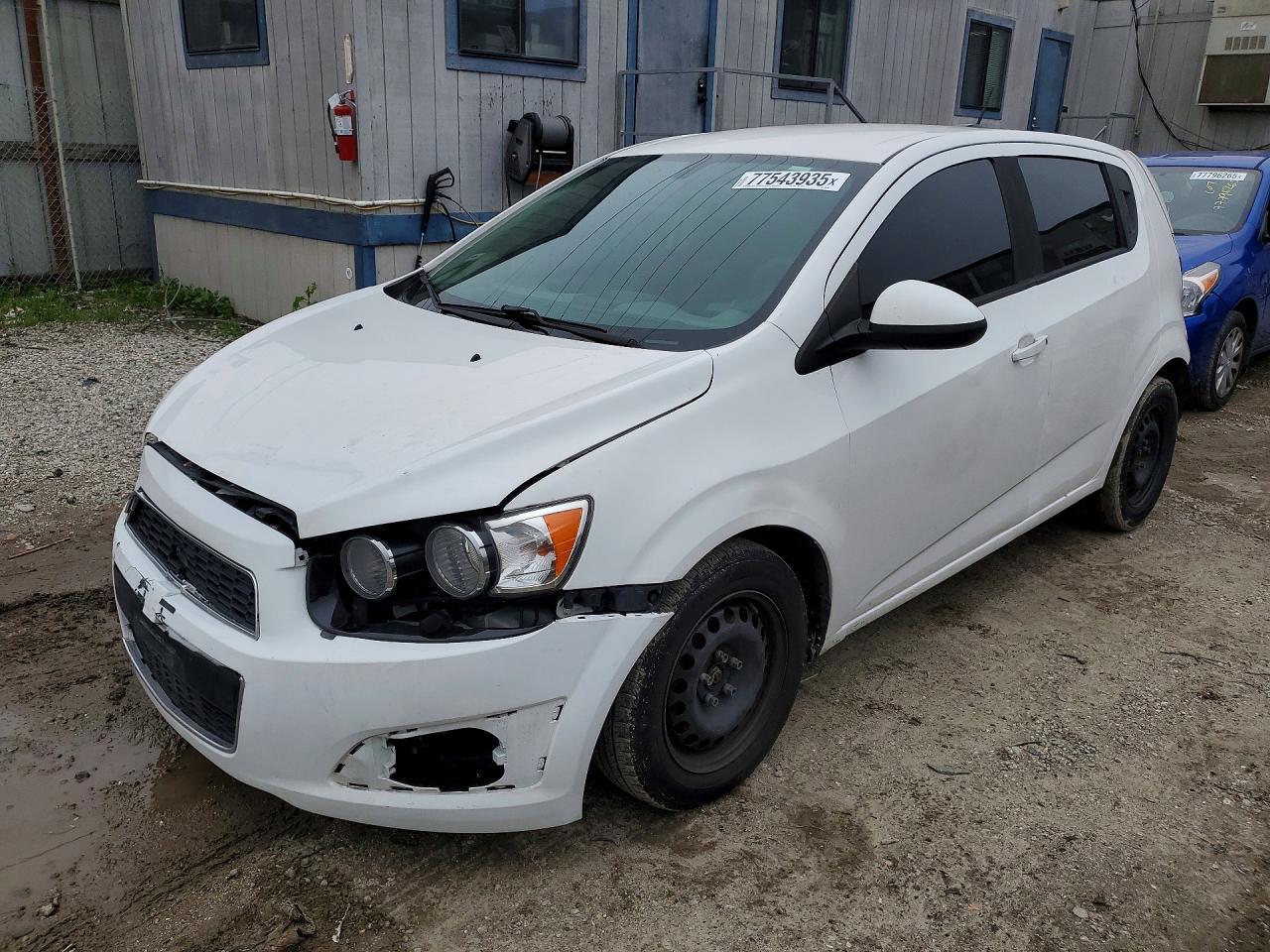 2015 Chevrolet Sonic Ls - zdjęcie główne