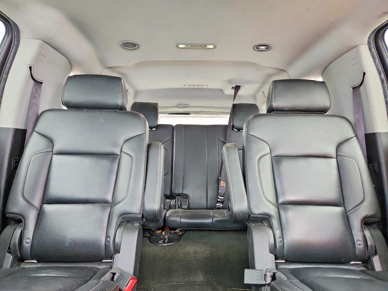 2017 Chevrolet Suburban C1500 Premier - zdjęcie 10