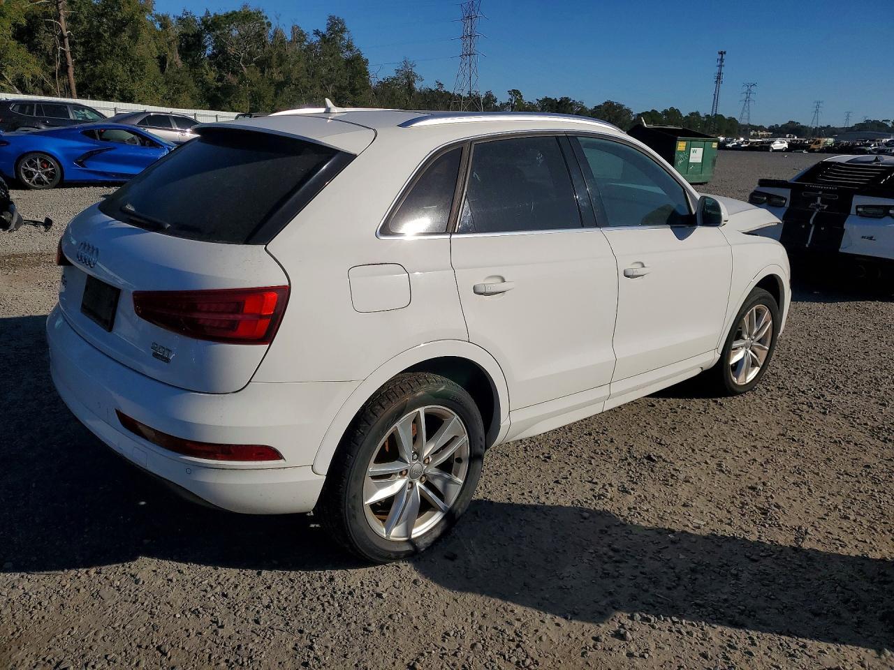2016 Audi Q3 Premium Plus - zdjęcie 3
