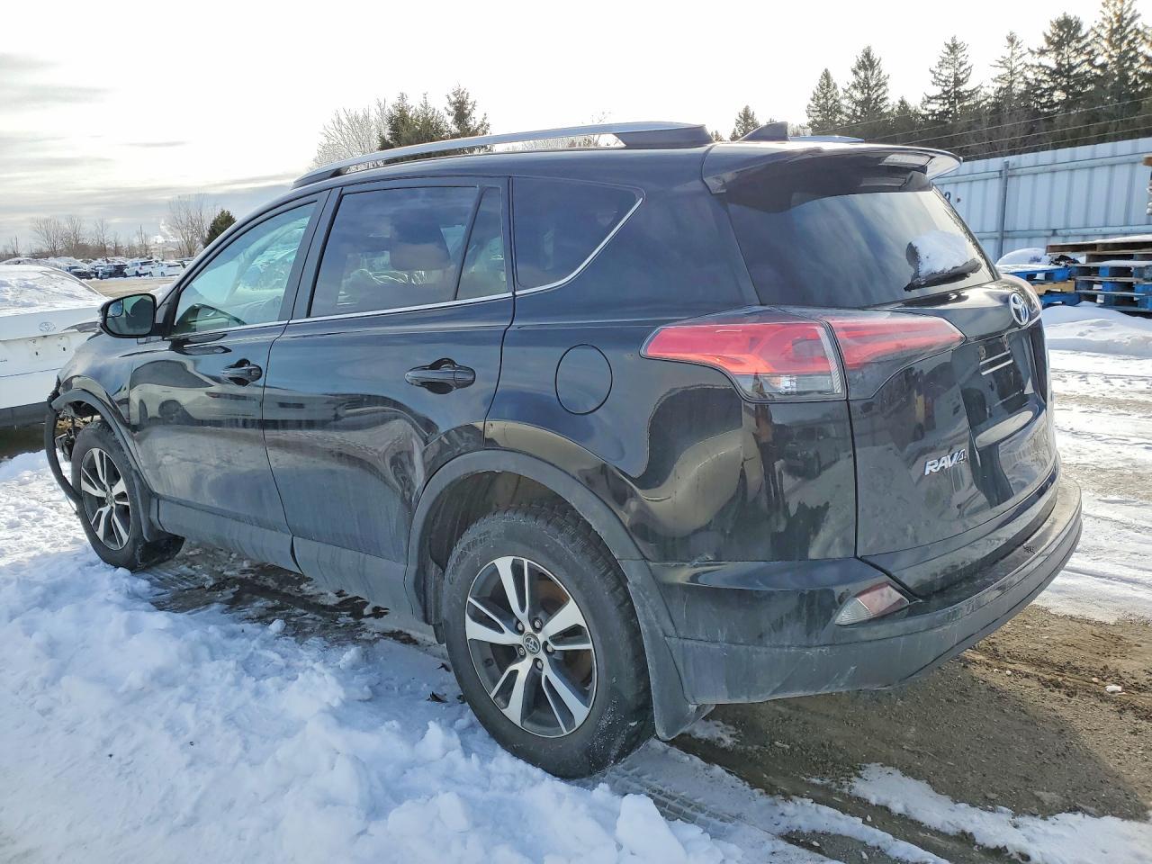 2018 Toyota Rav4 Le - zdjęcie 2