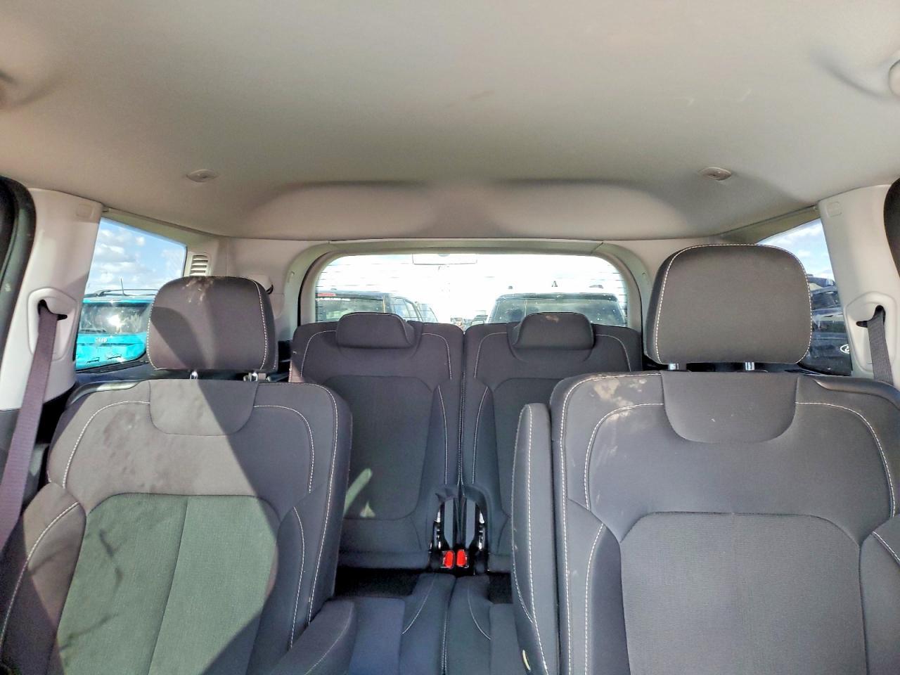 2023 Jeep Grand Cherokee L Laredo - zdjęcie 10