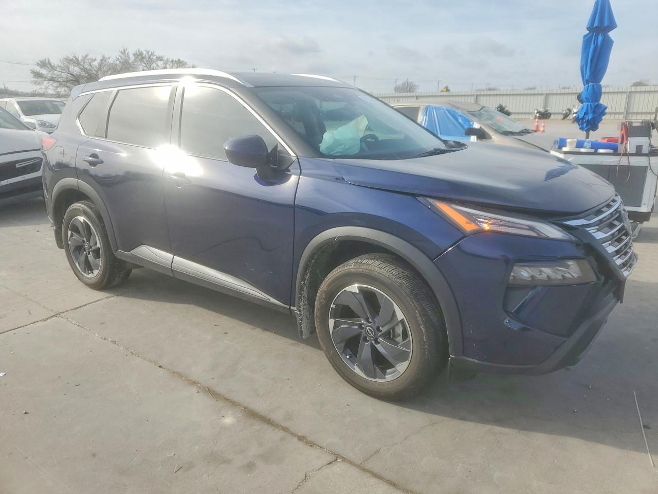 2025 Nissan Rogue Sv - zdjęcie 4