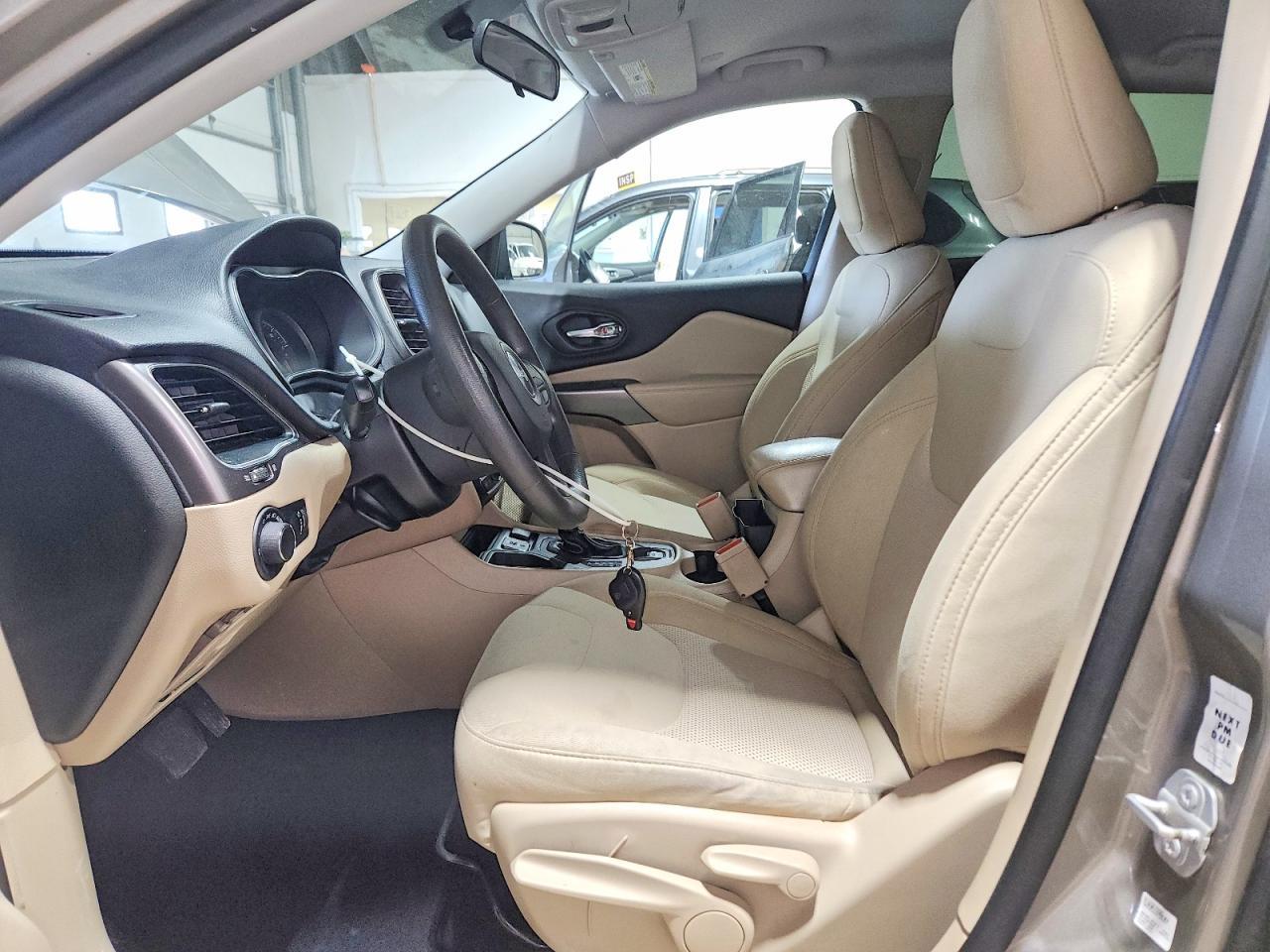 2020 Jeep Cherokee Latitude - zdjęcie 7