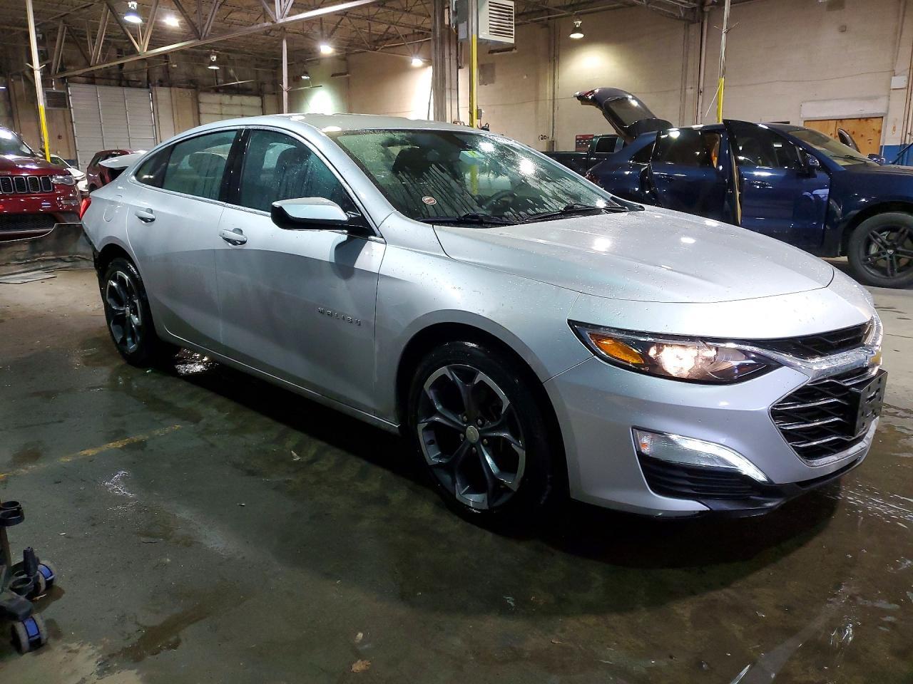 2022 Chevrolet Malibu Lt - zdjęcie 4