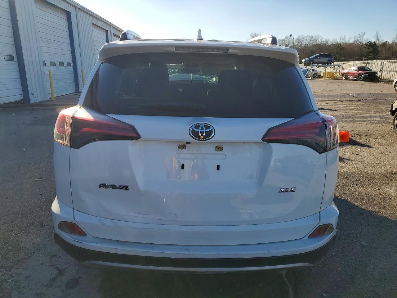 2018 Toyota Rav4 Xle - zdjęcie 6