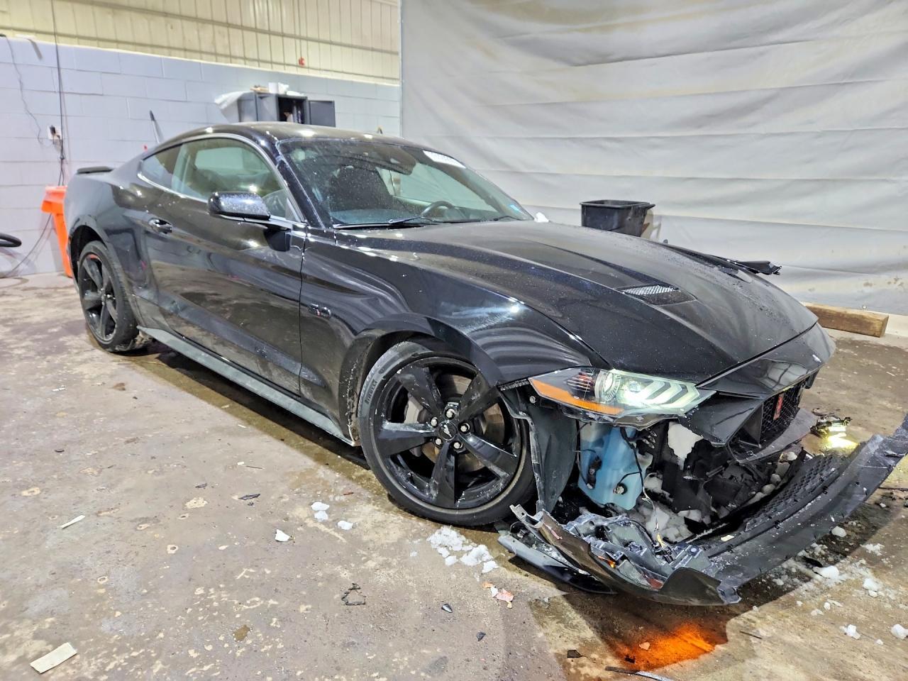 2021 Ford Mustang Gt - zdjęcie 4