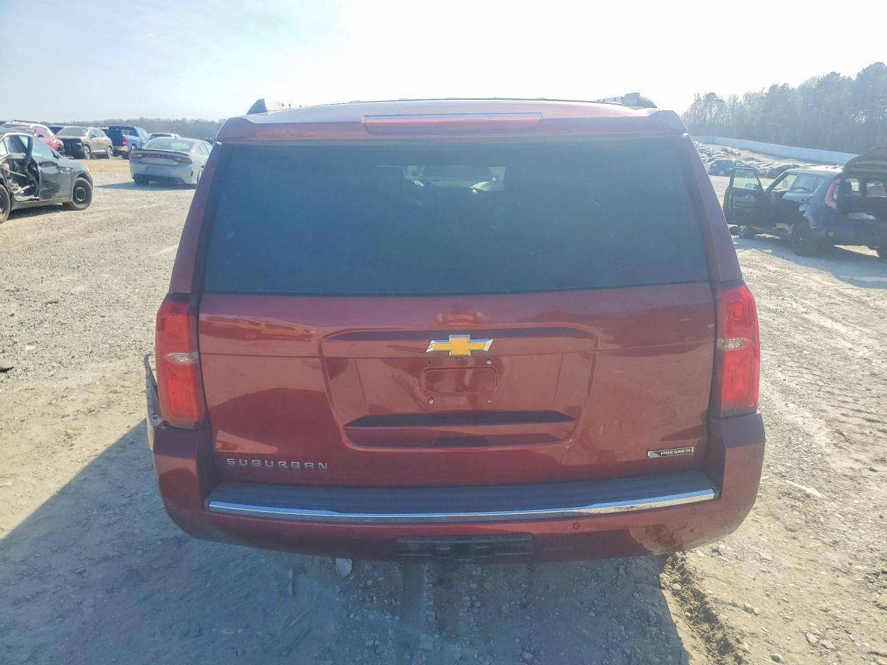 2017 Chevrolet Suburban - zdjęcie 6