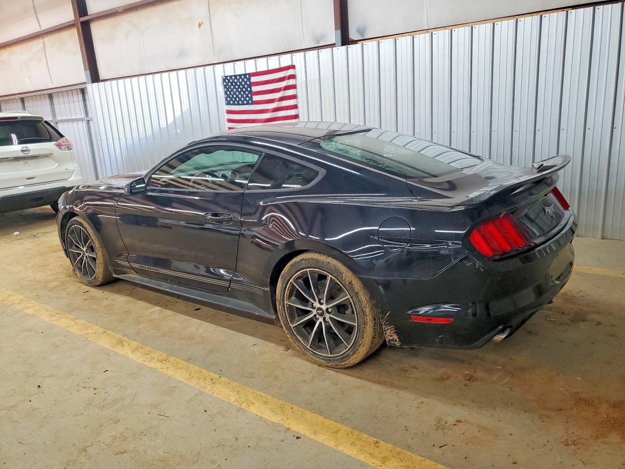 2015 Ford Mustang - zdjęcie 2