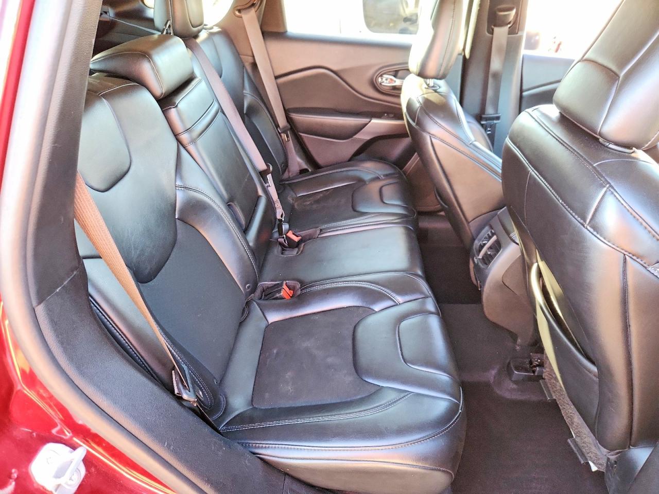 2019 Jeep Cherokee Latitude Plus - zdjęcie 11