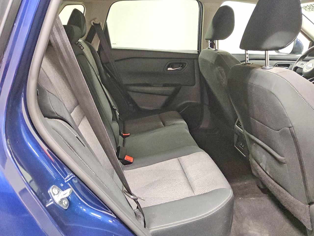 2024 Nissan Rogue Sv - zdjęcie 11