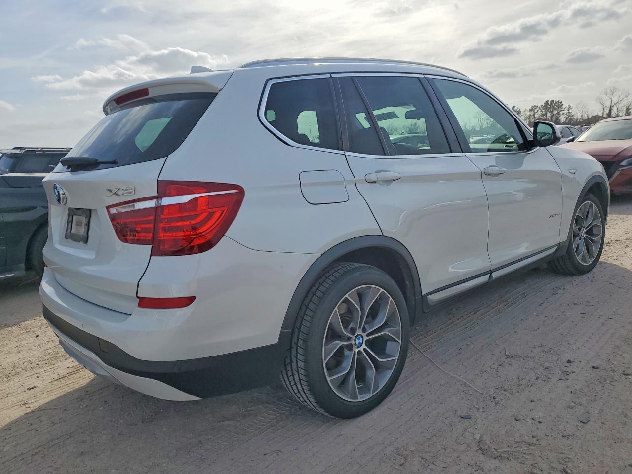 2015 BMW X3 xDrive28I - zdjęcie 3
