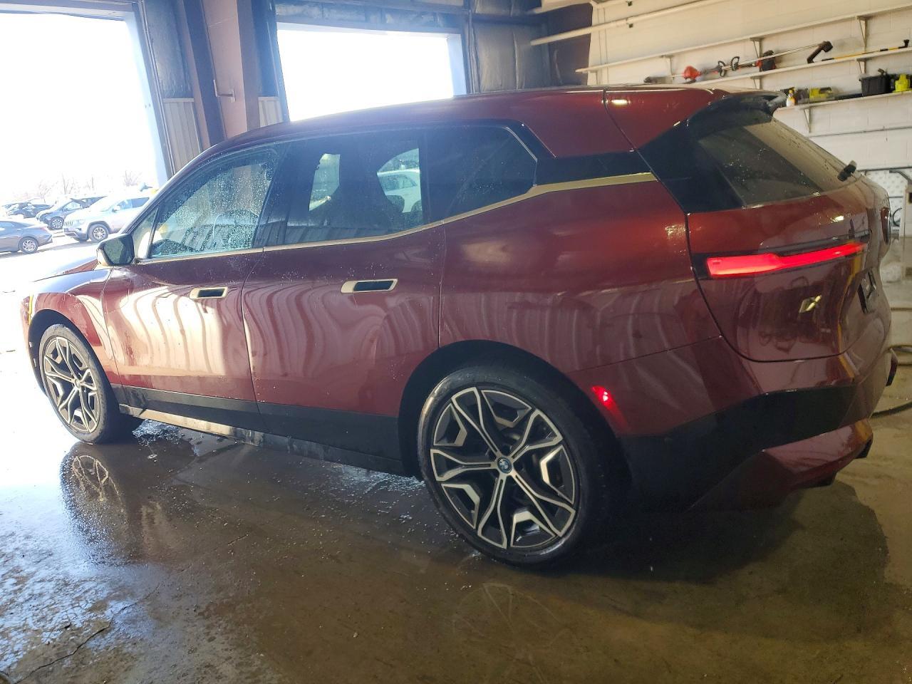 2024 BMW Ix xDrive50 - zdjęcie 2