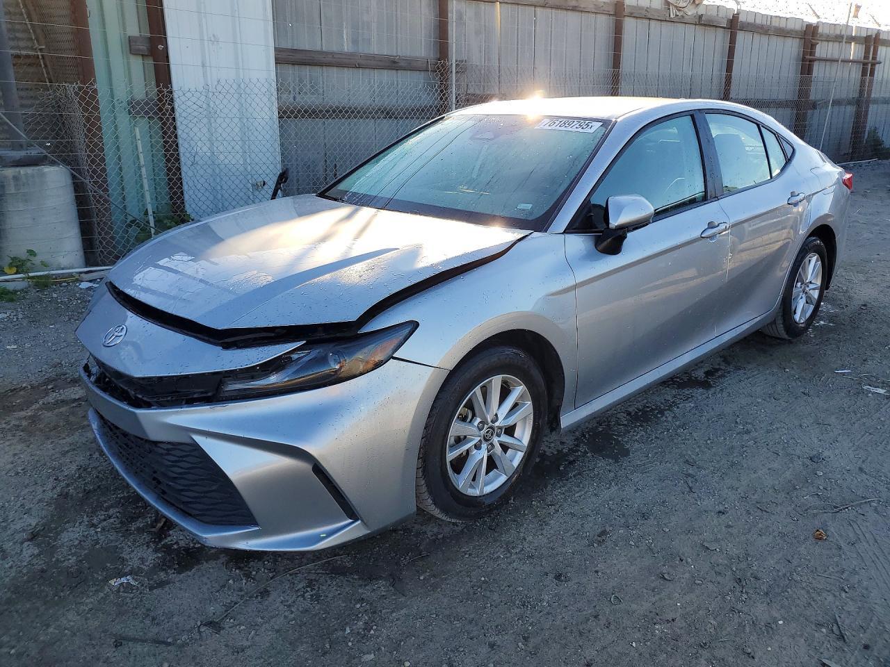 2025 Toyota Camry Xse - zdjęcie główne