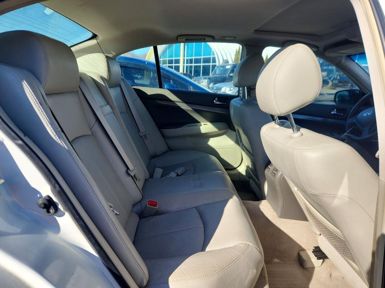 2015 Infiniti Q40 - zdjęcie 10