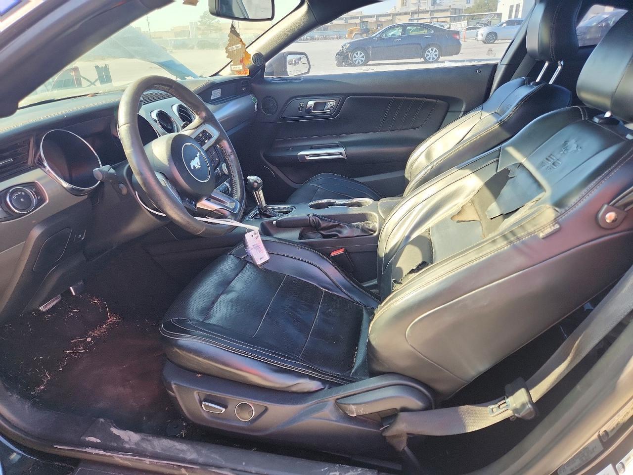 2015 Ford Mustang - zdjęcie 7