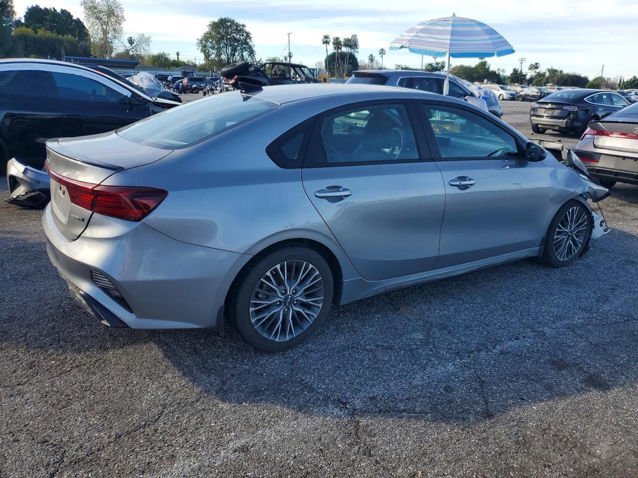 2024 Kia Forte Gt Line - zdjęcie 3