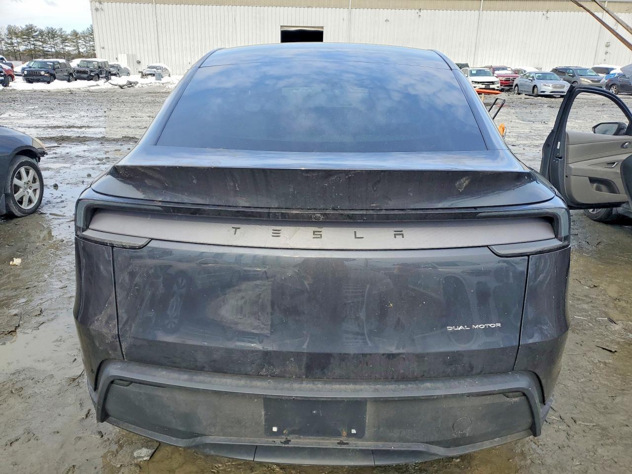 2026 Tesla Model Y - zdjęcie 6