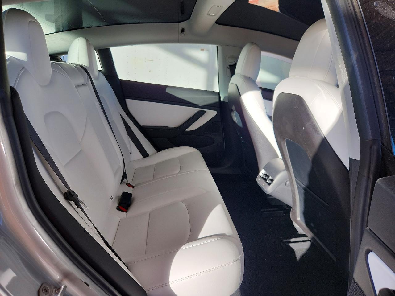 2018 Tesla Model 3 - zdjęcie 10