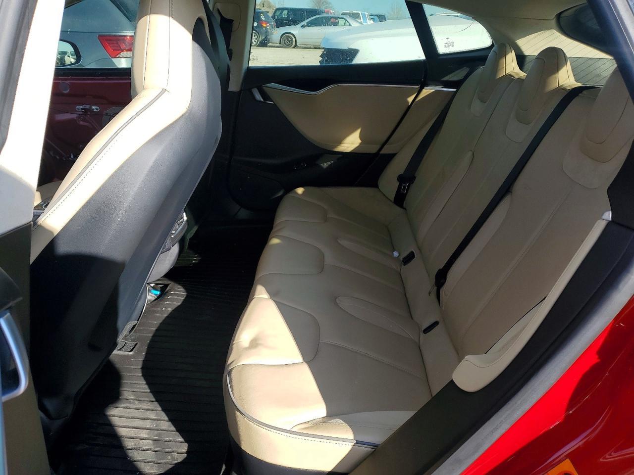 2013 Tesla Model S - zdjęcie 10