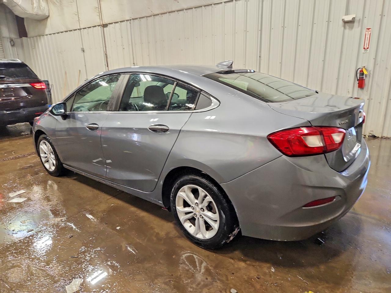 2019 Chevrolet Cruze Lt - zdjęcie 2