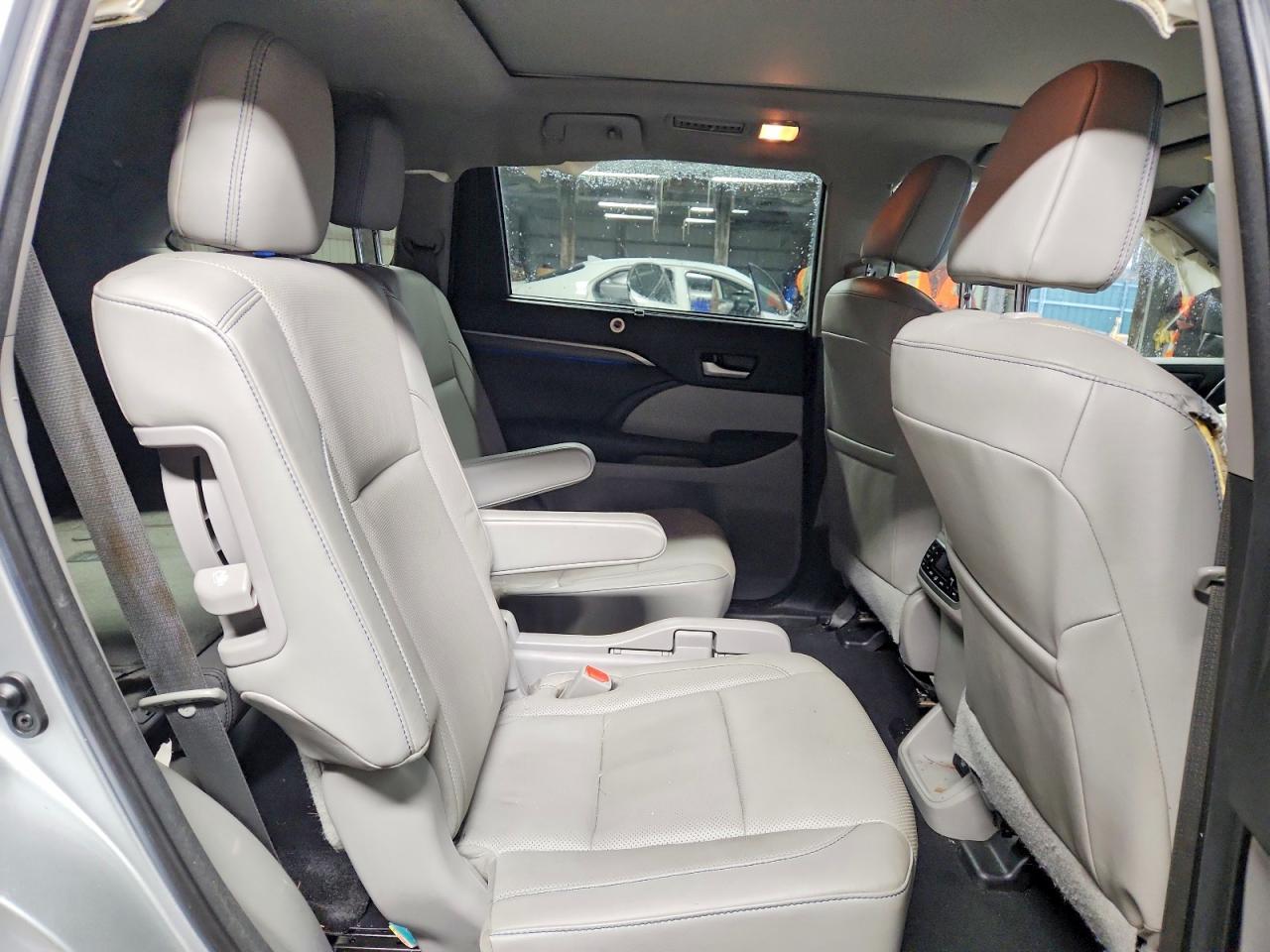 2018 Toyota Highlander Limited - zdjęcie 11