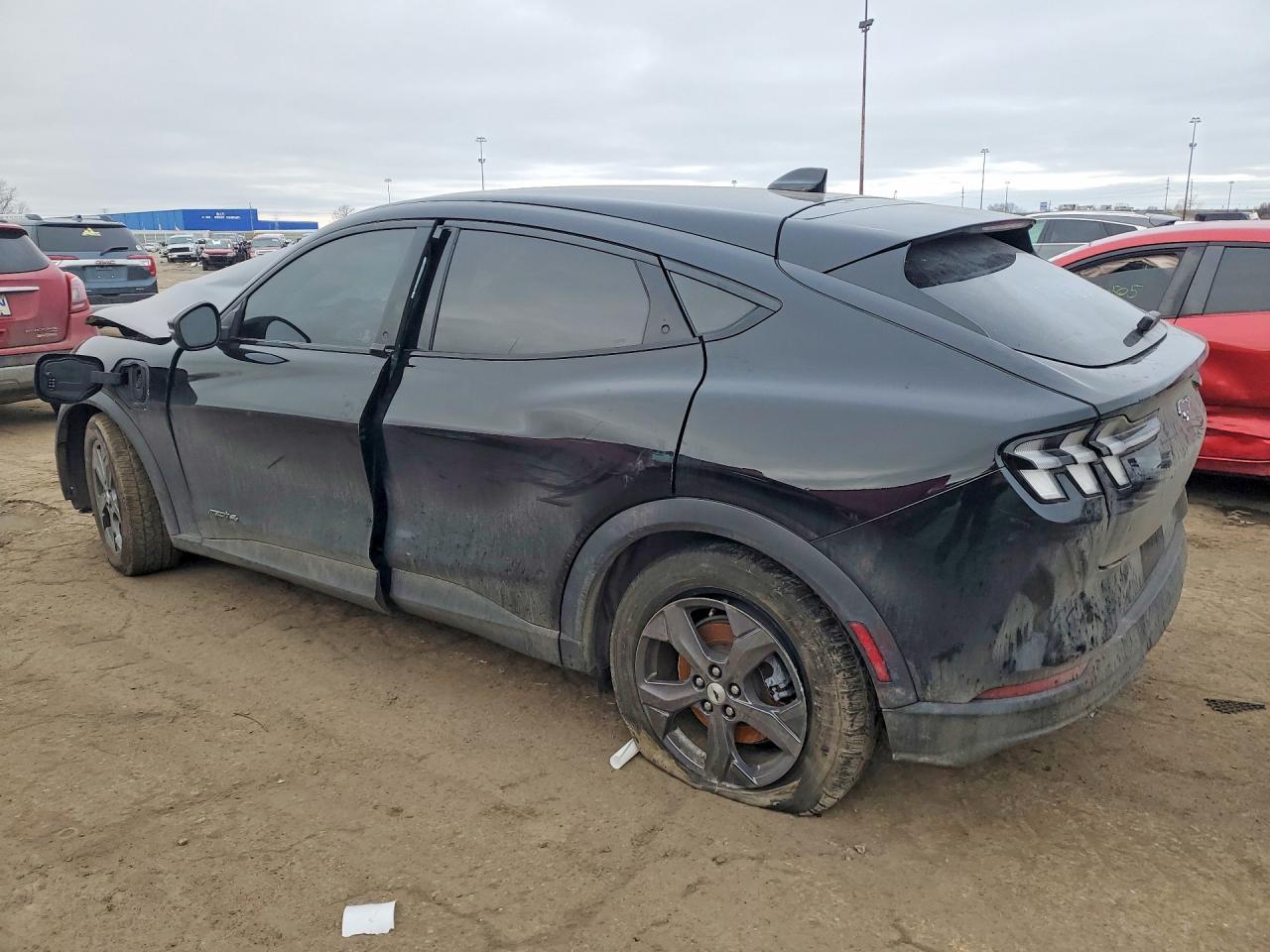 2022 Ford Mustang Mach-E Select - zdjęcie 2