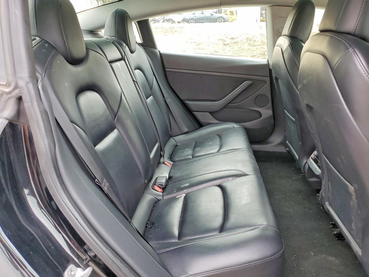 2022 Tesla Model 3 - zdjęcie 10