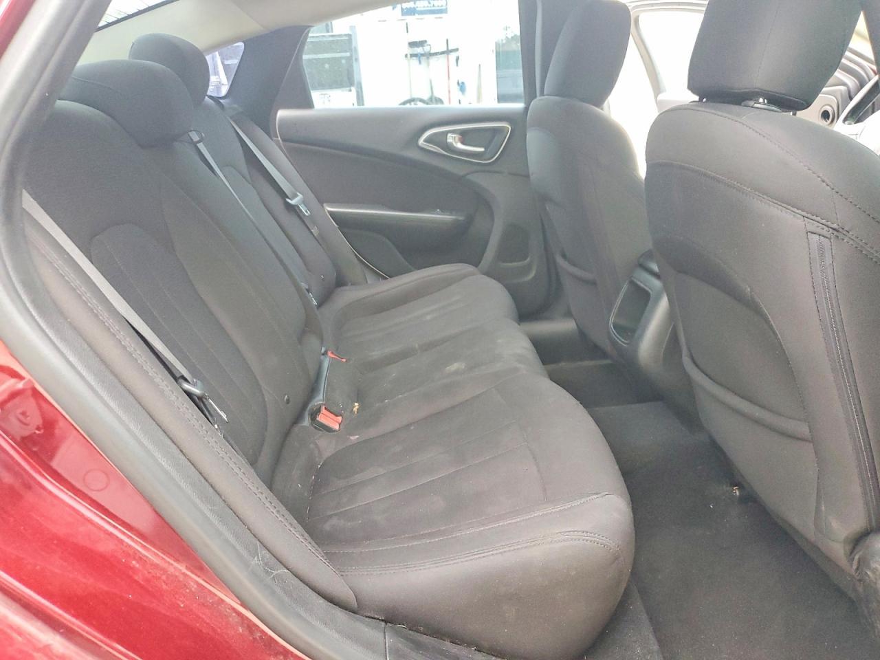 2016 Chrysler 200 Limited - zdjęcie 10