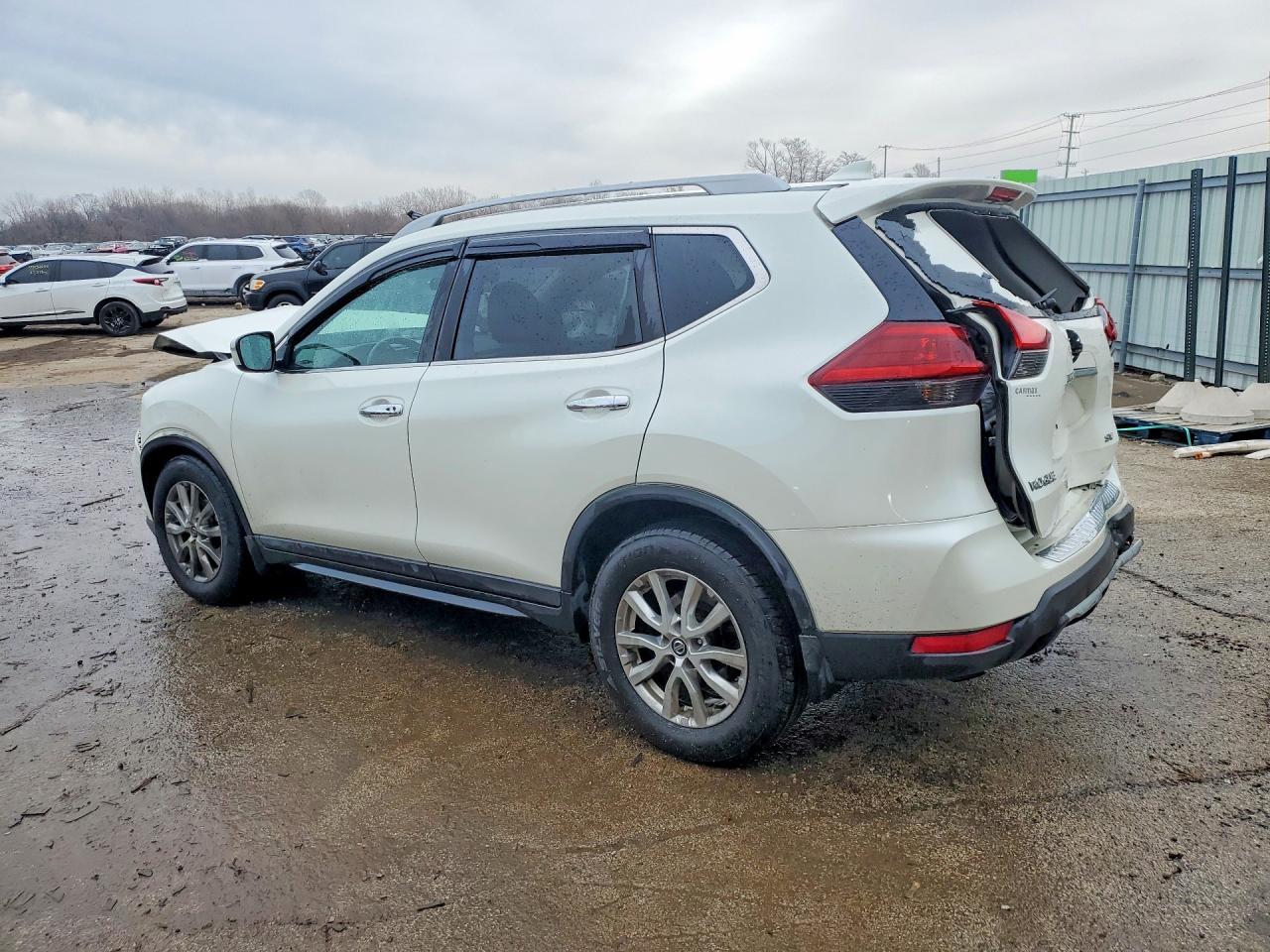 2018 Nissan Rogue Sv - zdjęcie 2