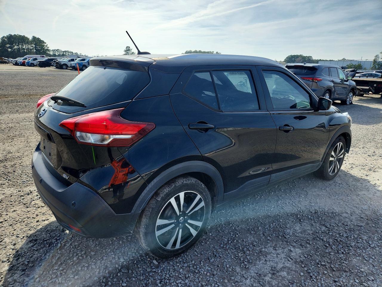 2020 Nissan Kicks Sv - zdjęcie 3