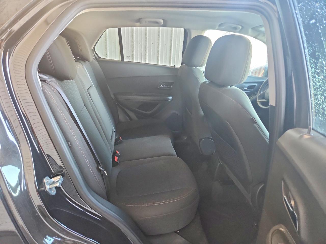 2020 Chevrolet Trax Ls - zdjęcie 11