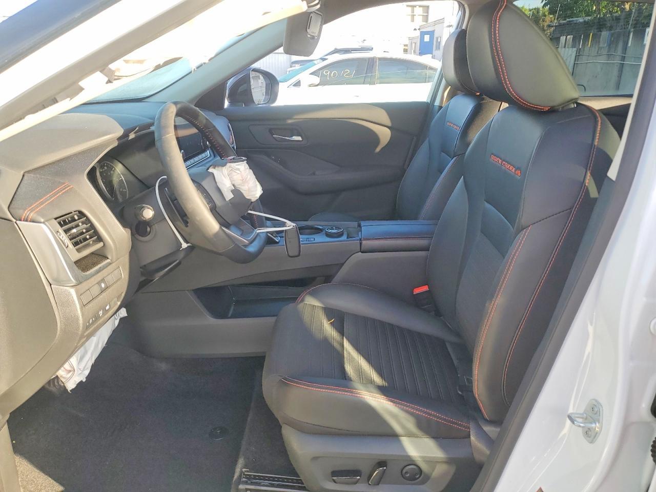 2025 Nissan Rogue Rock Creek - zdjęcie 7