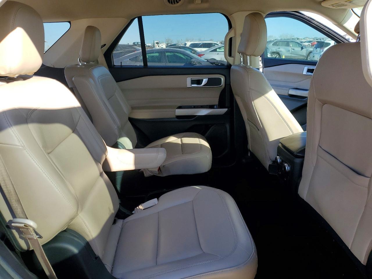 2021 Ford Explorer Xlt - zdjęcie 11