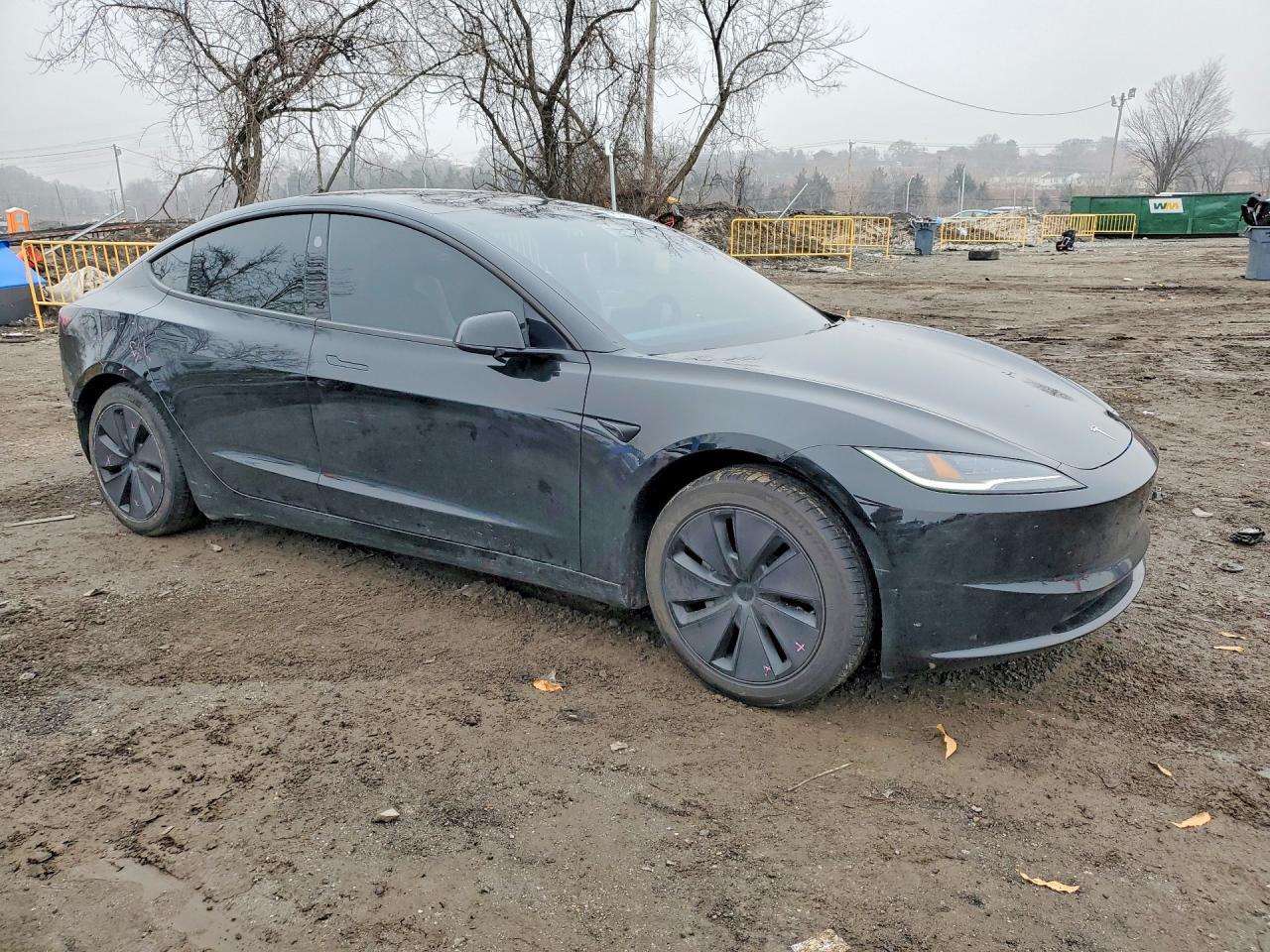 2025 Tesla Model 3 - zdjęcie 2