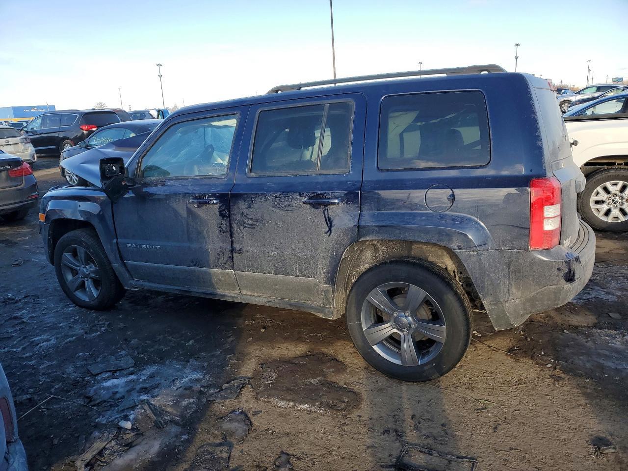 2015 Jeep Patriot Latitude - zdjęcie 2